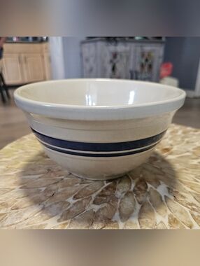 Roseville Pottery 30 Ounce Bowl